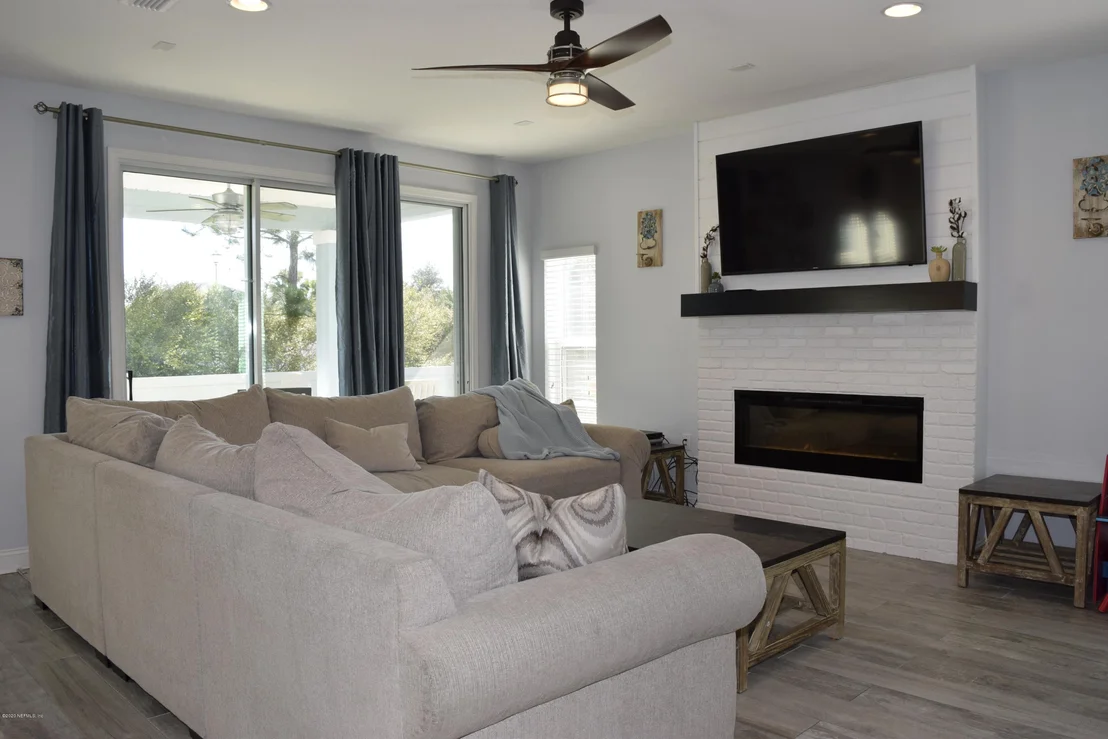 Photo of 35 MERCUTIO Lane