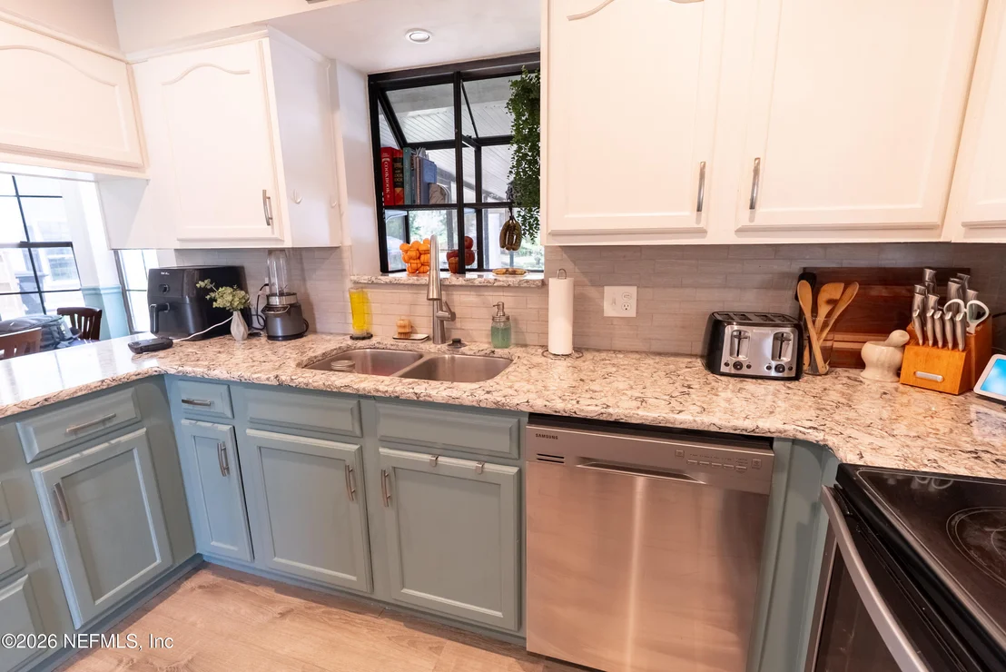 Photo of 1701 JONES Road