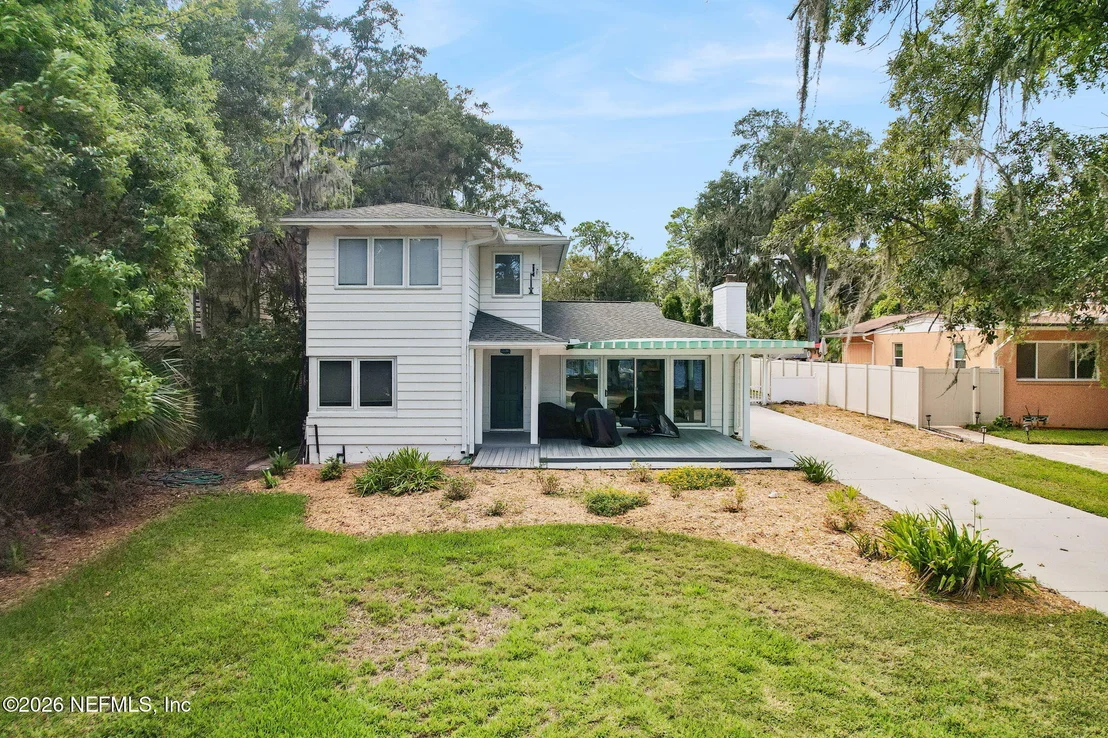 Photo of 930 RIVER Road