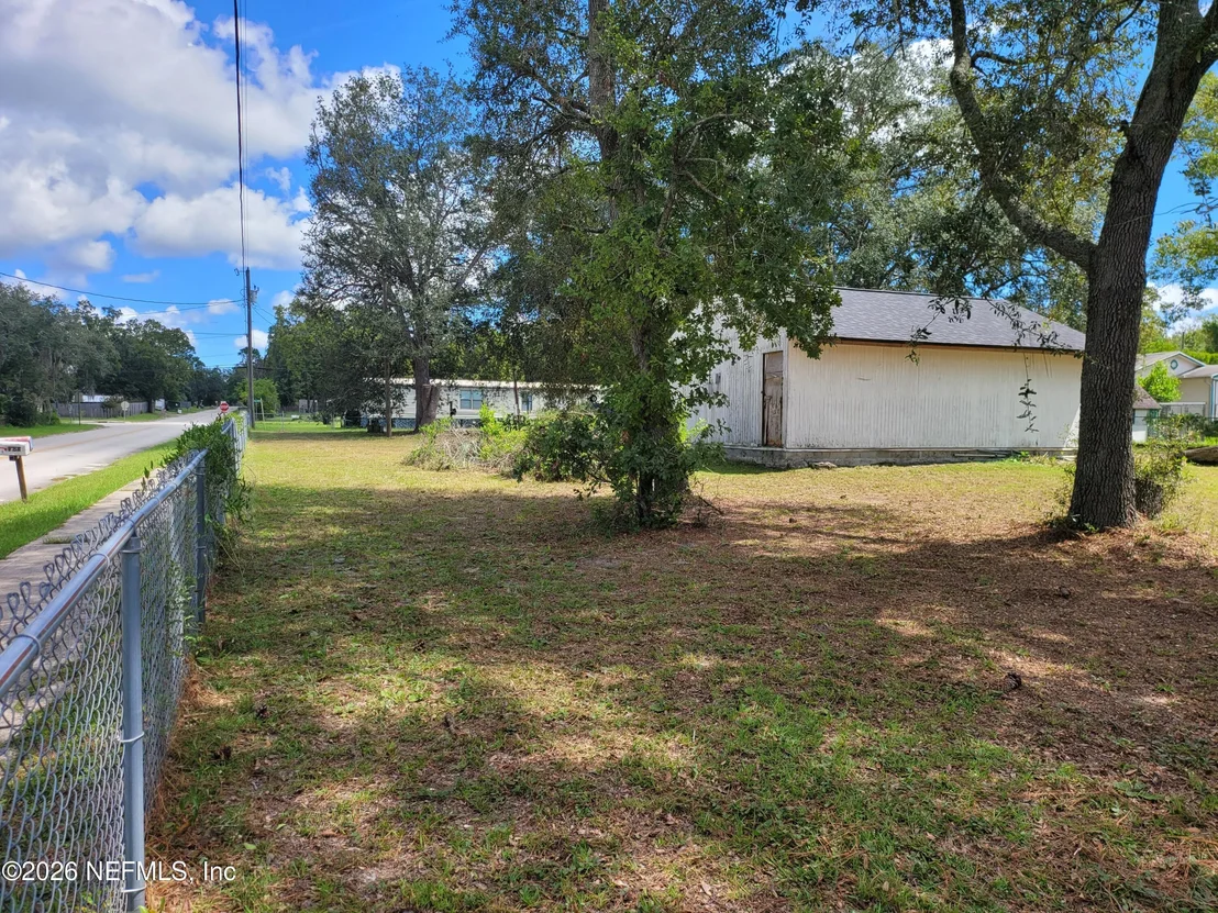 Photo of 445 LOGAN Avenue