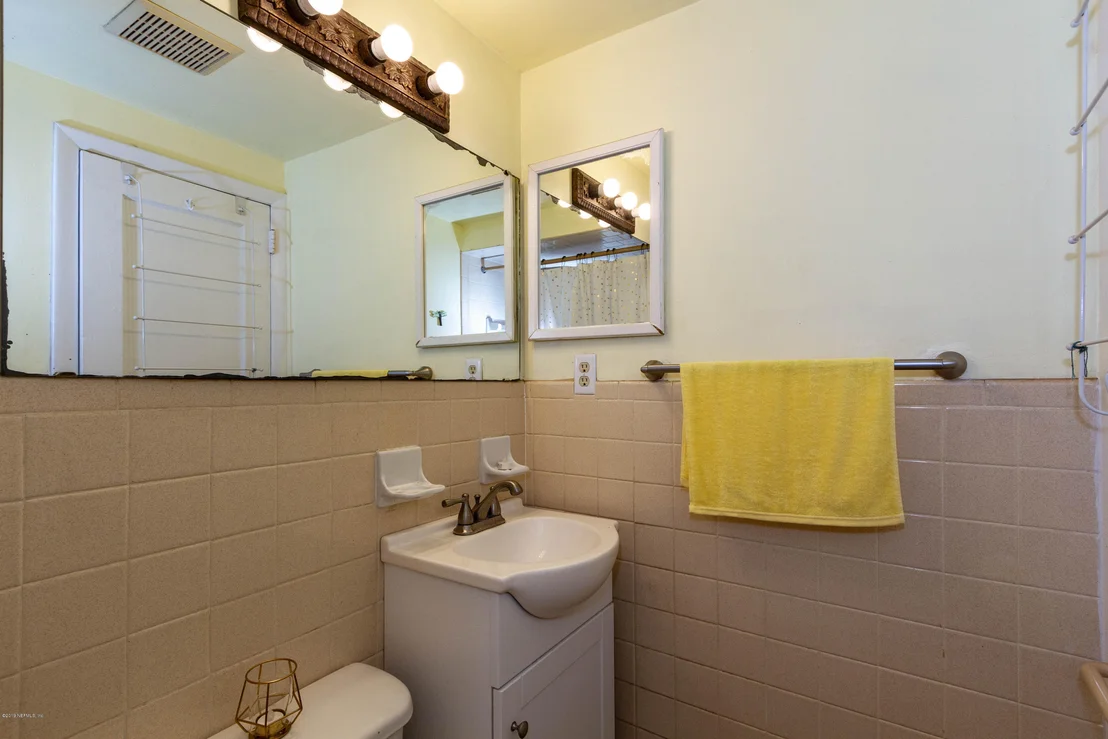 Photo of 2150 TRAYMORE Road