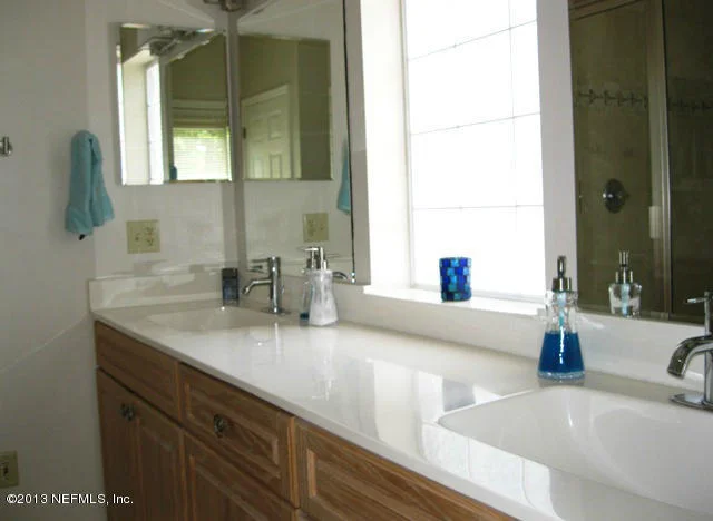 Photo of 1188 LINWOOD Loop