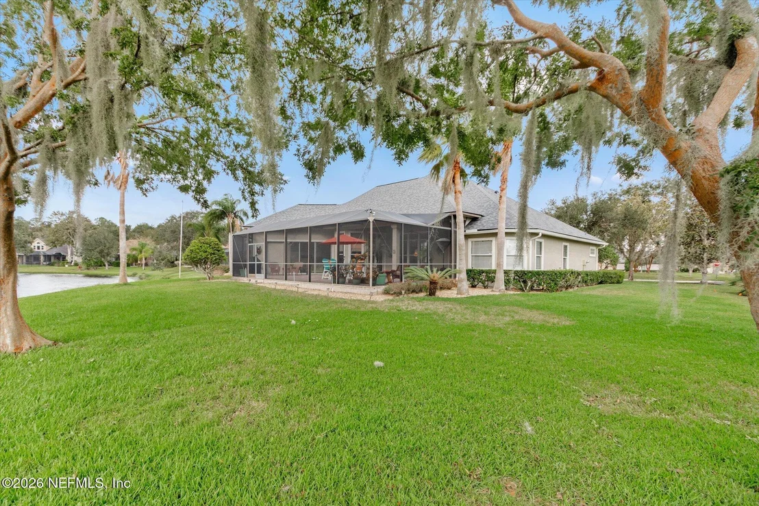 Photo of 700 PINECREST ISLE Court
