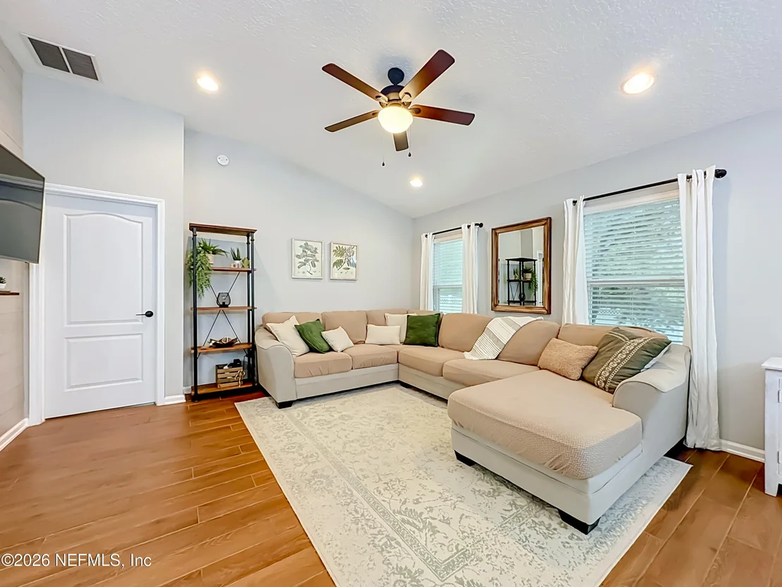 Photo of 190 LOCHNAGAR MOUNTAIN Drive