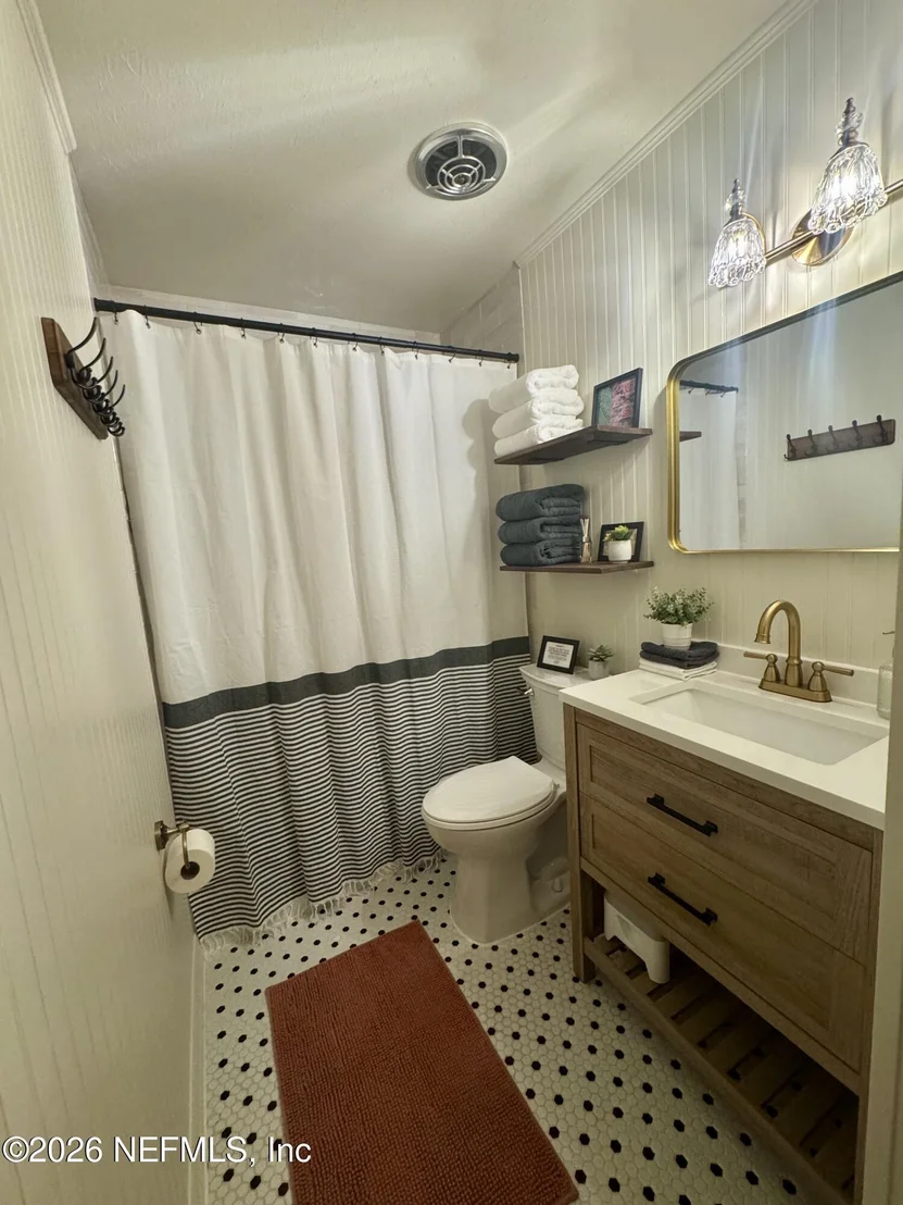 Photo of Unit 6C at 22 COMARES Avenue