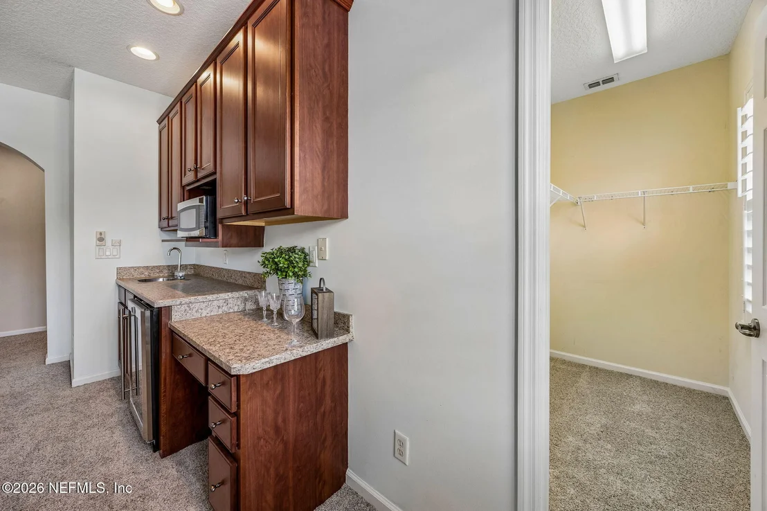 Photo of 321 ADDISON Court