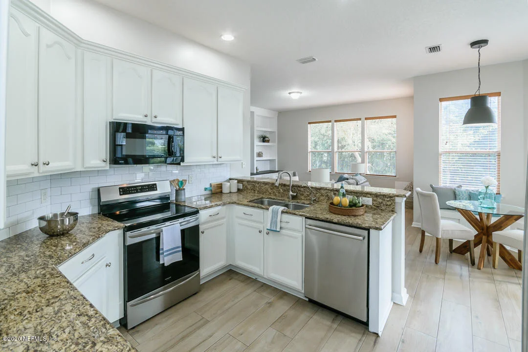 Photo of 228 HOLLAND Drive