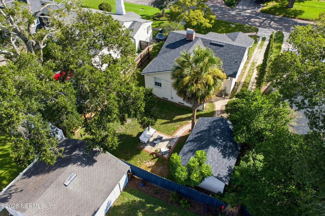 Photo of 1642 PERSHING Road