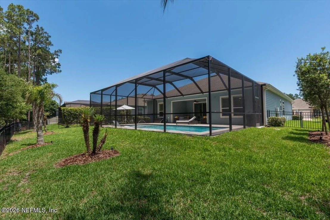 Photo of 472 GLORIETA Drive