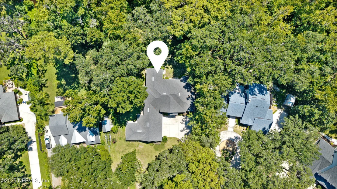 Photo of 686 FREDERIC Drive