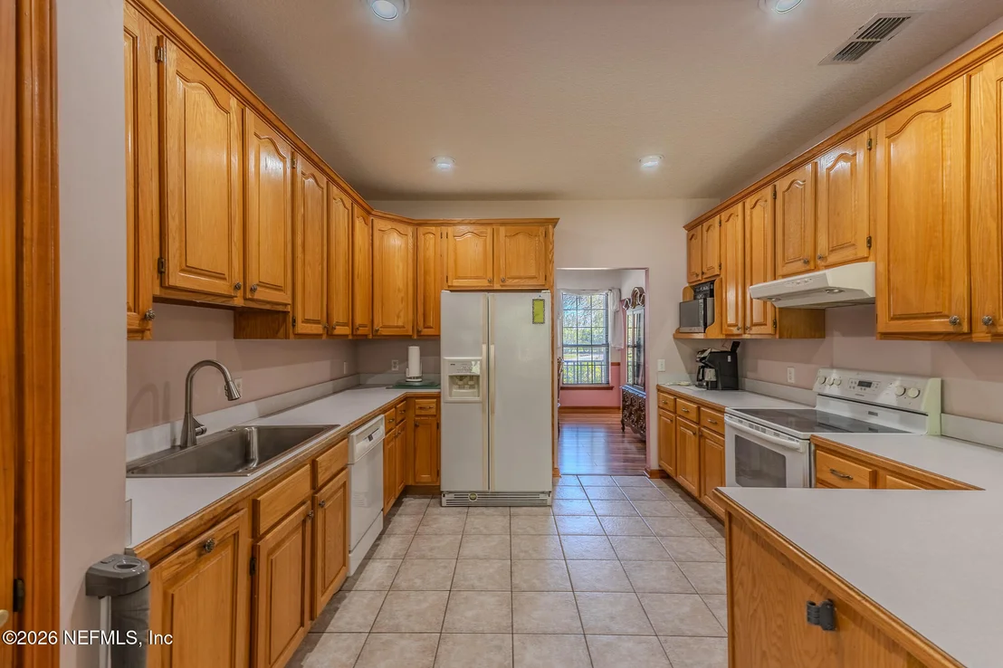 Photo of 1801 LAKE Road