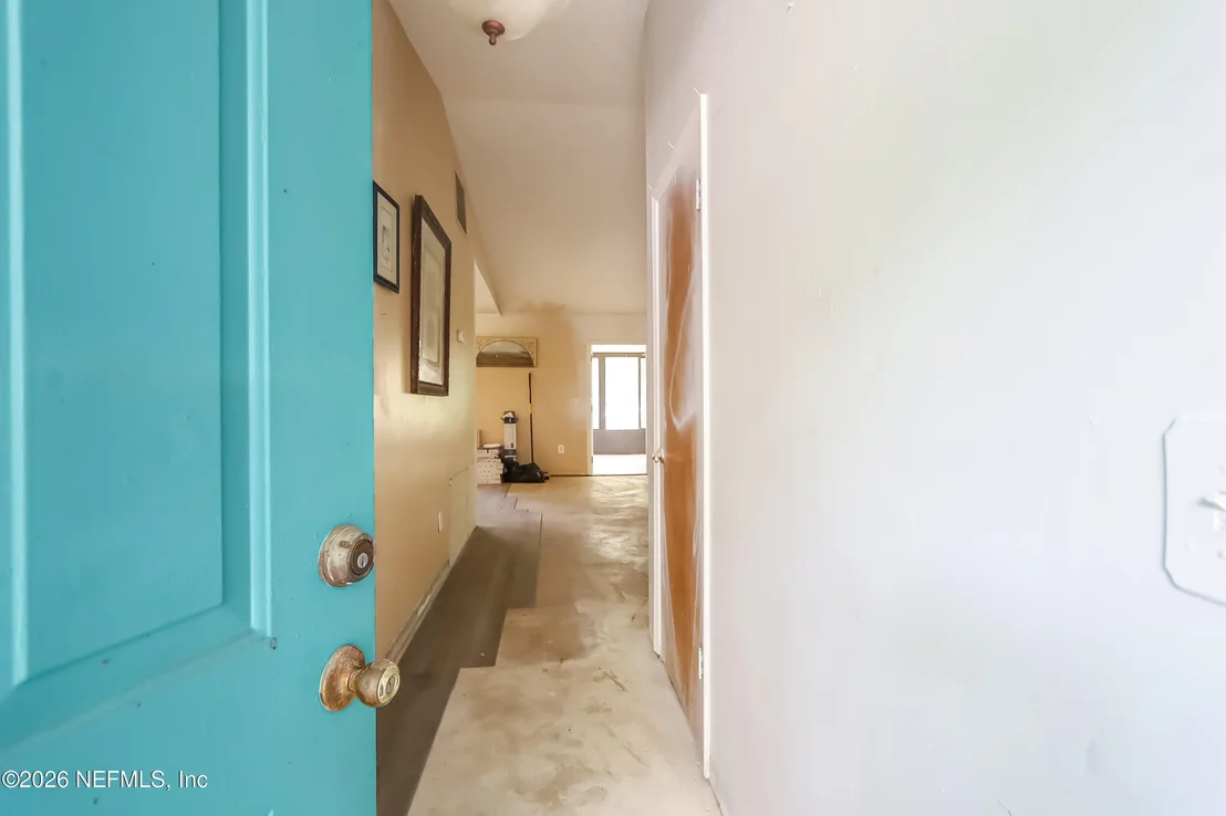 Photo of 261 CORNELL Road