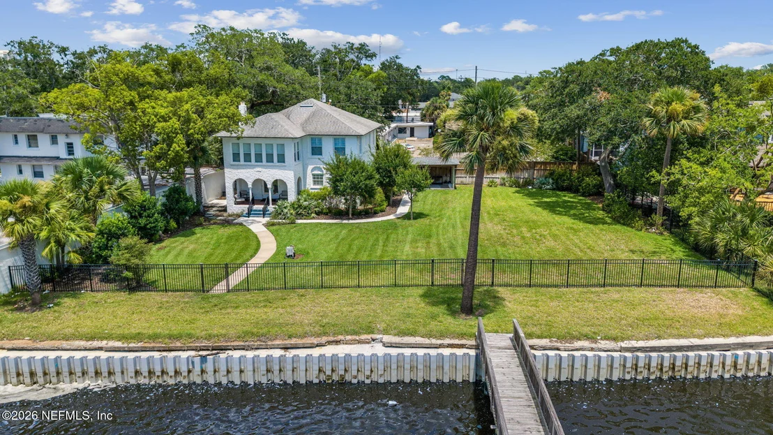 Photo of 1676 RIVER Road