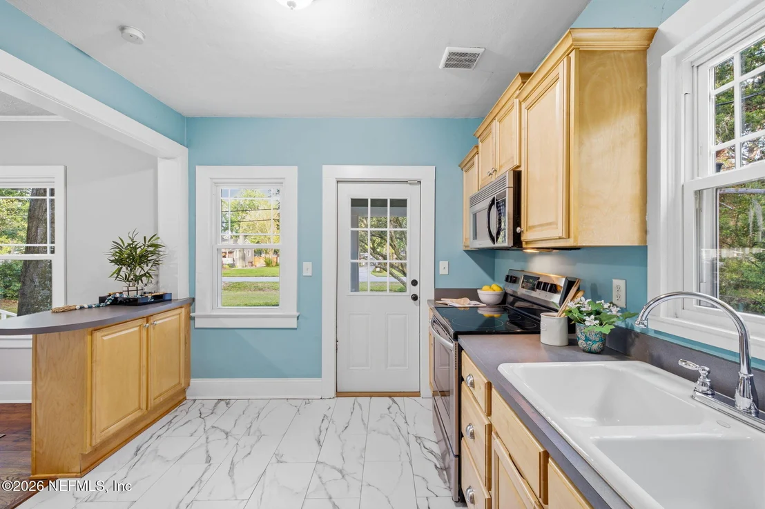 Photo of 1335 MURRAY Drive