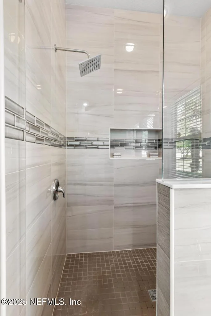 Photo of 902 EAGLE POINT Drive