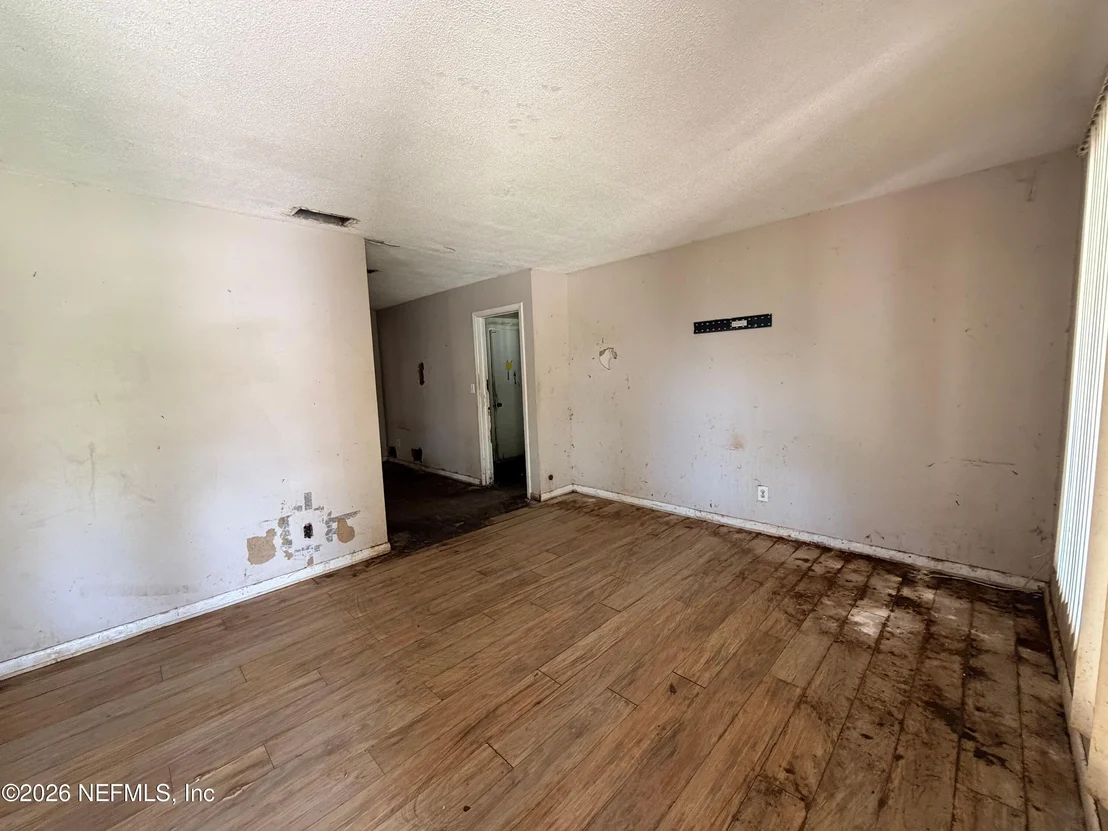 Photo of 1060 LA MARCHE Drive