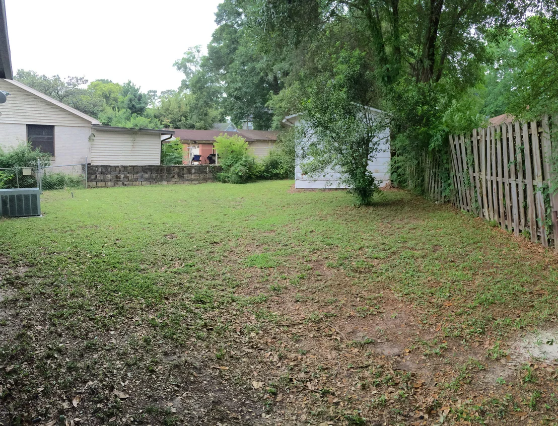 Photo of 1340 AZALEA Drive