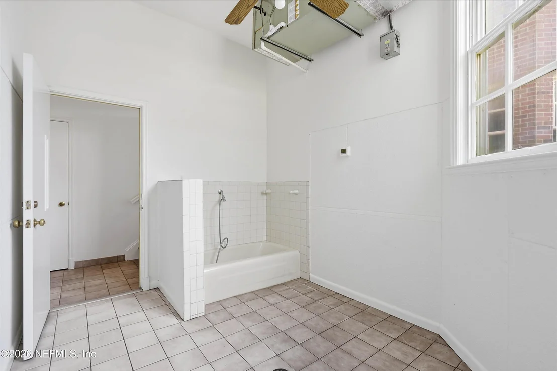 Photo of 959 MAPLE Lane