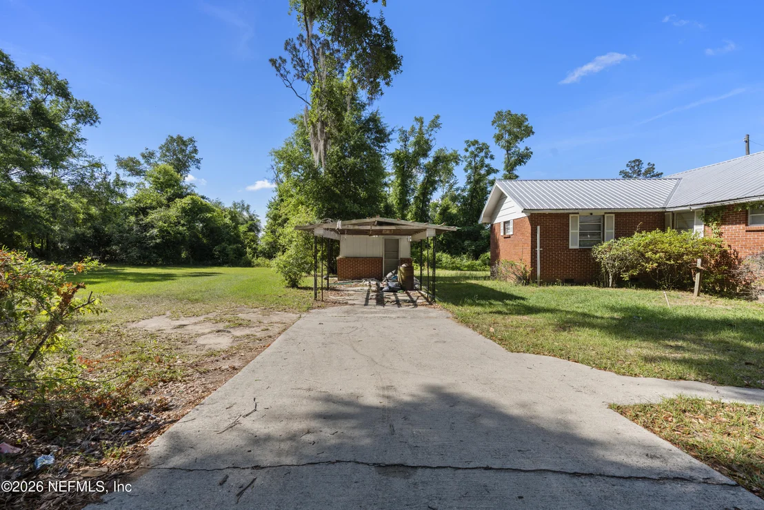 Photo of 646 SE OLD COUNTY CAMP Road