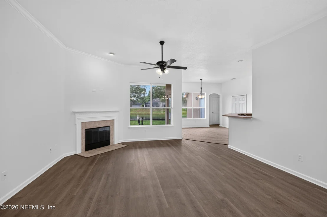 Photo of 587 OAKMONT Drive