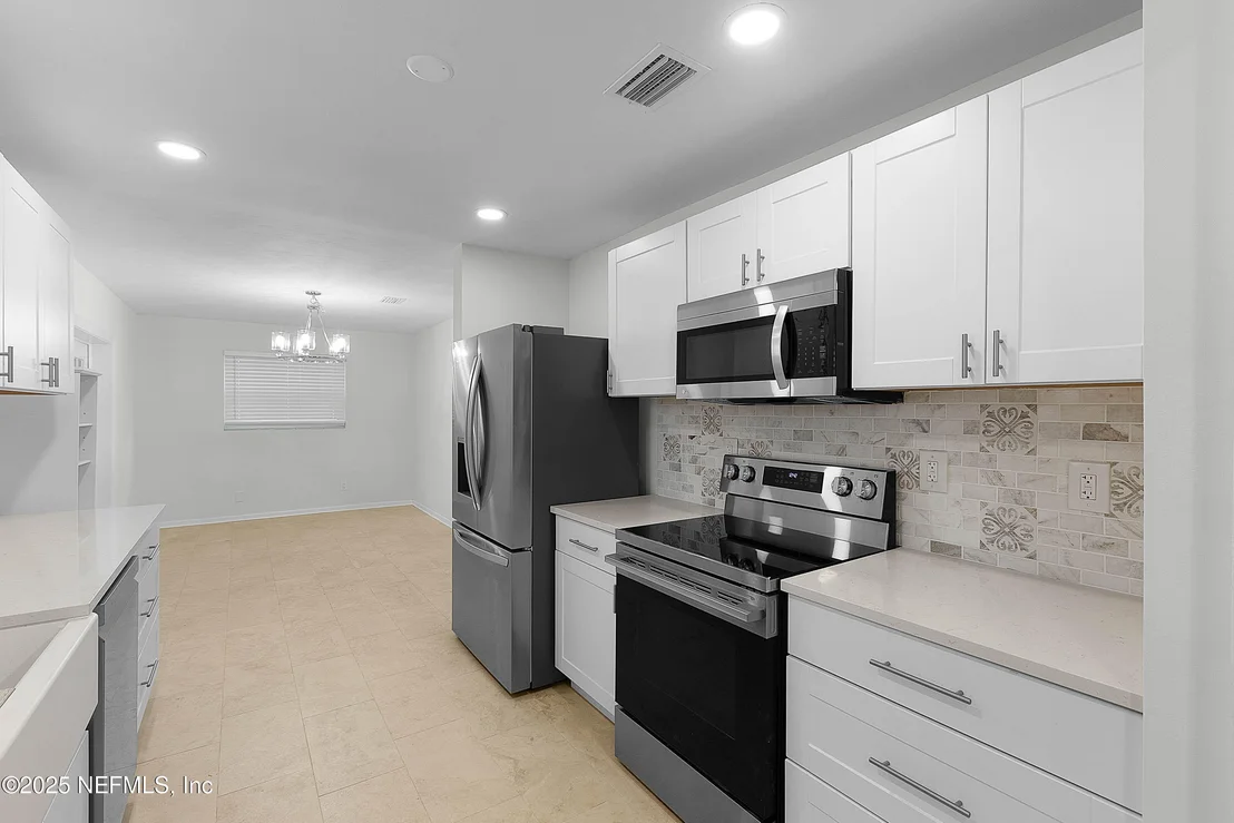 Photo of 10553 HEMMING Road