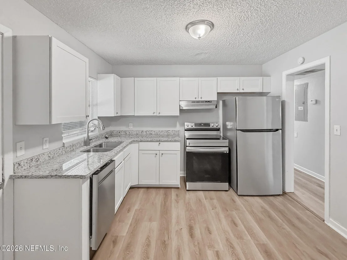 Photo of 3842 ANVERS Boulevard