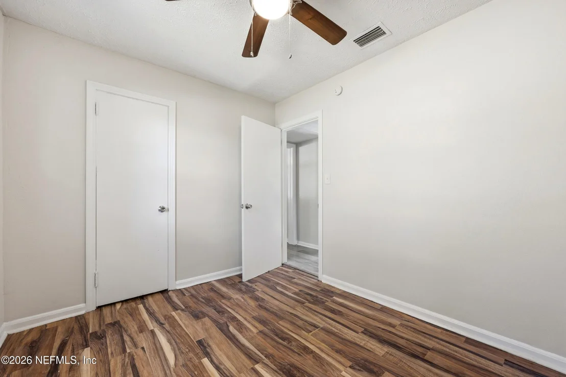 Photo of 2151 MAPLE LEAF Drive E