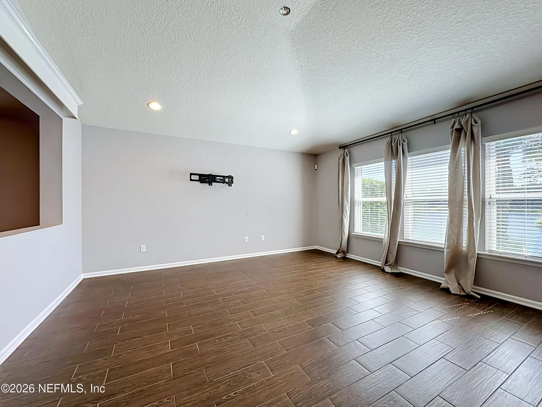 Photo of 15971 HUTTON Lane
