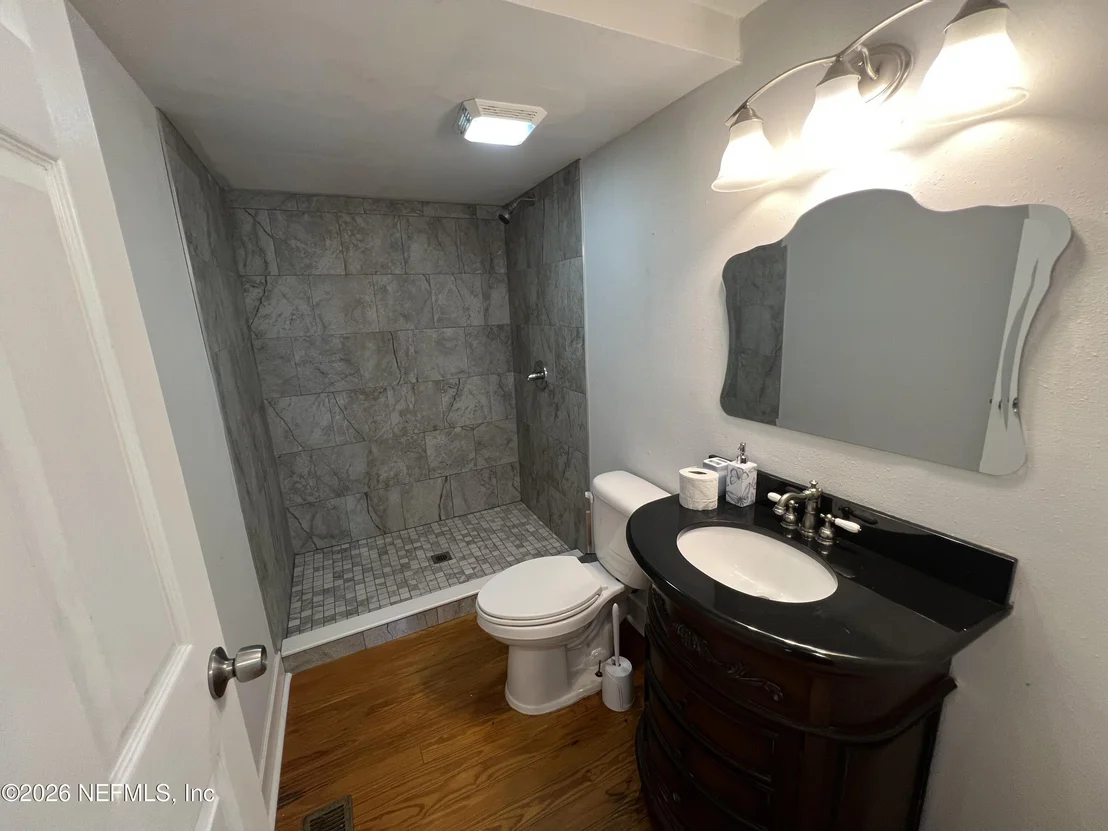 Photo of 468 TAYLOR Avenue