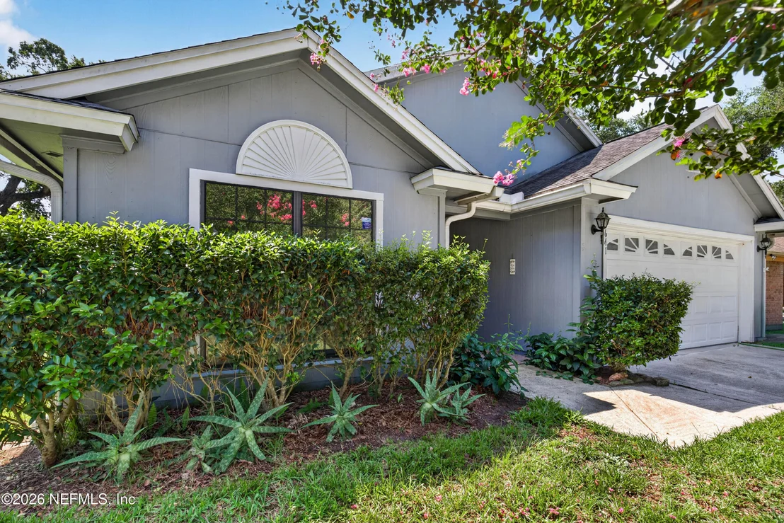 Photo of 1641 SPRING OAKS Lane
