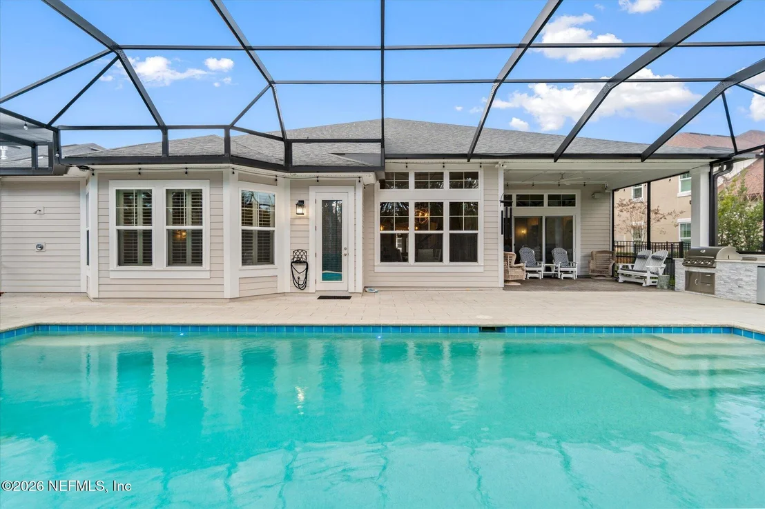 Photo of 195 GLENNEYRE Circle