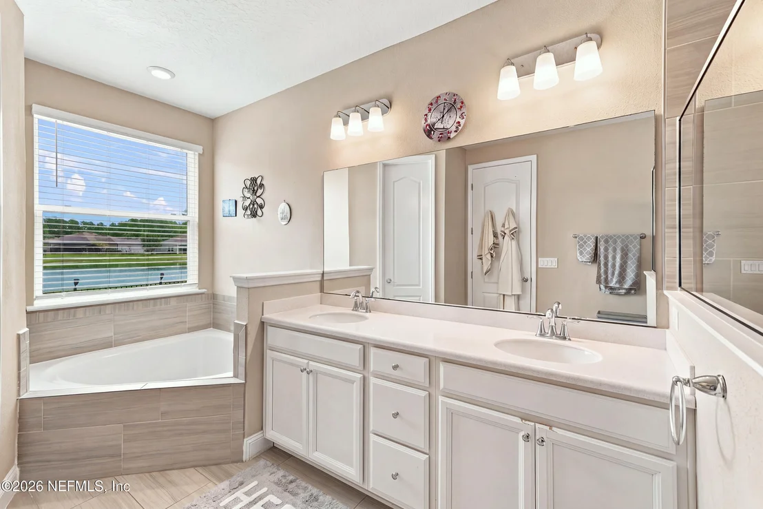 Photo of 559 GLORIETA Drive
