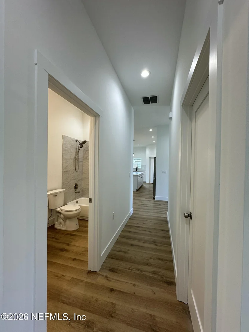 Photo of 57 BARRING Place N
