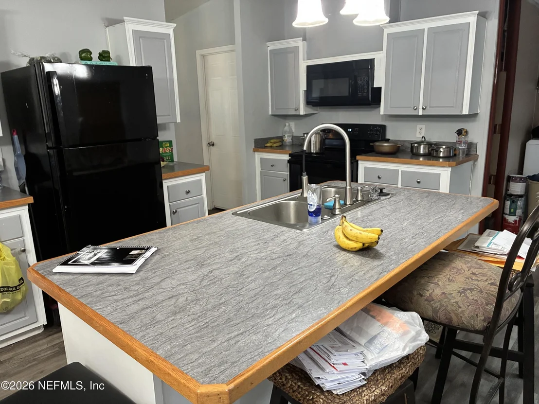 Photo of 104 REAVES Avenue