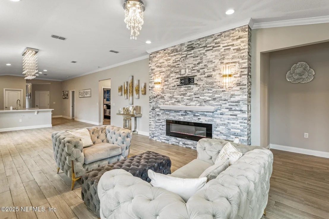 Photo of 124 SILVERLEAF VILLAGE Drive