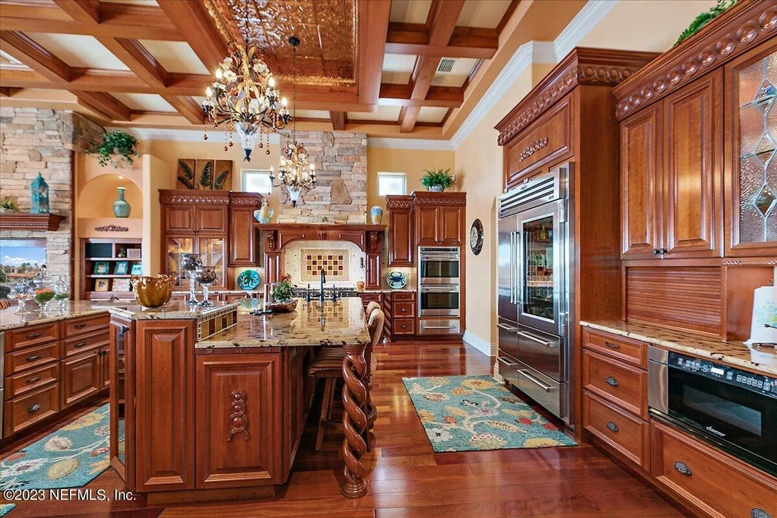 Photo of 1261 DELFINO Drive