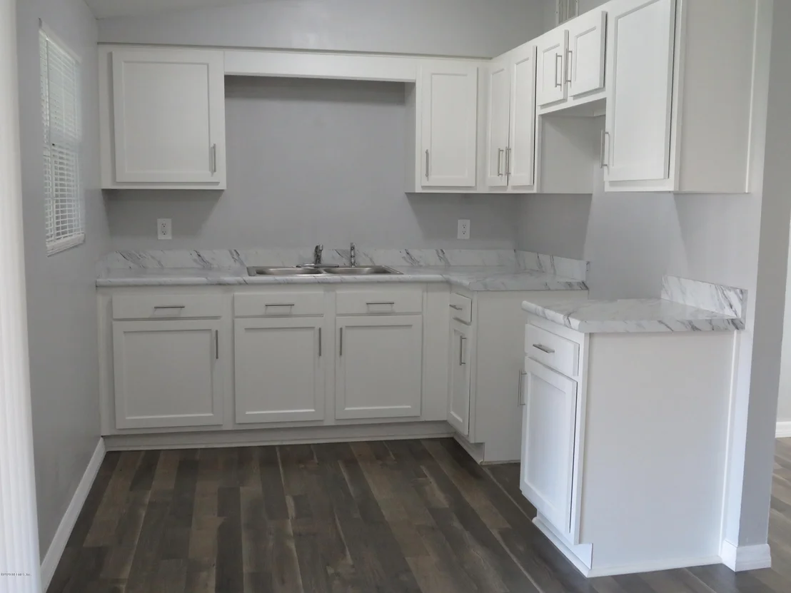 Photo of 1712 ST CLAIR Street