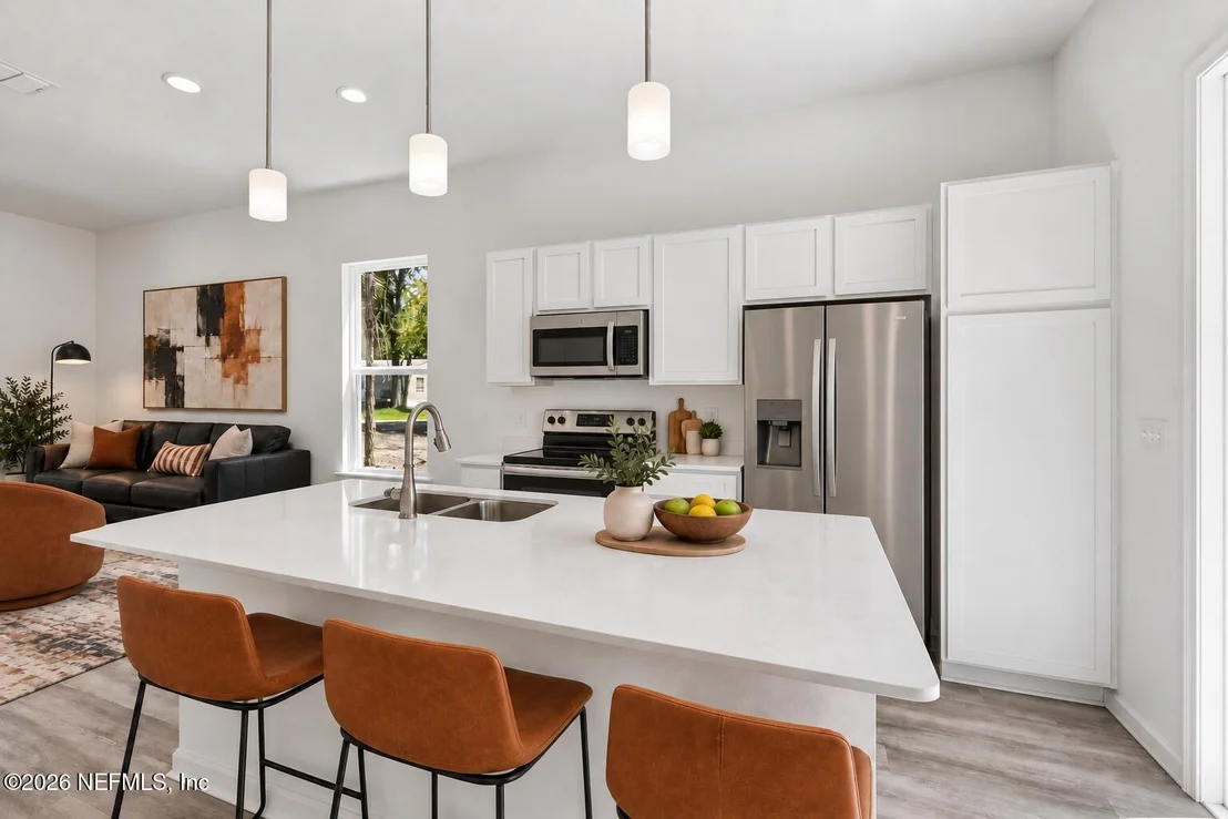 Photo of 863 W 6TH Street
