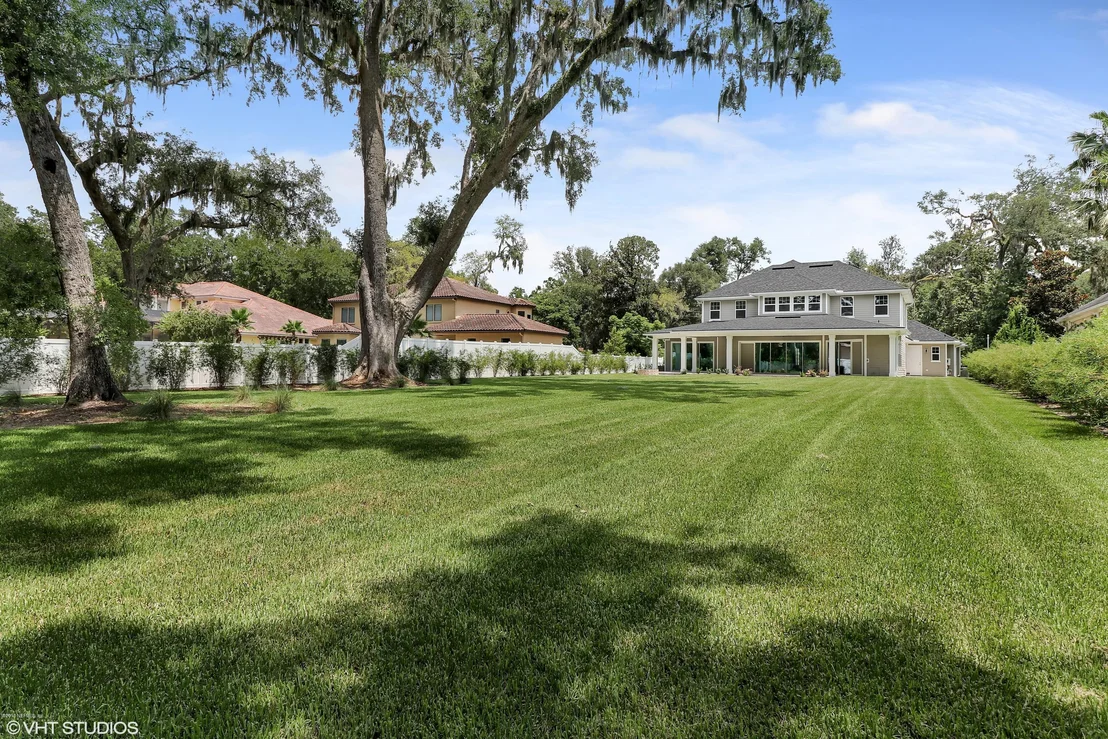 Photo of 2743 BEAUCLERC Road