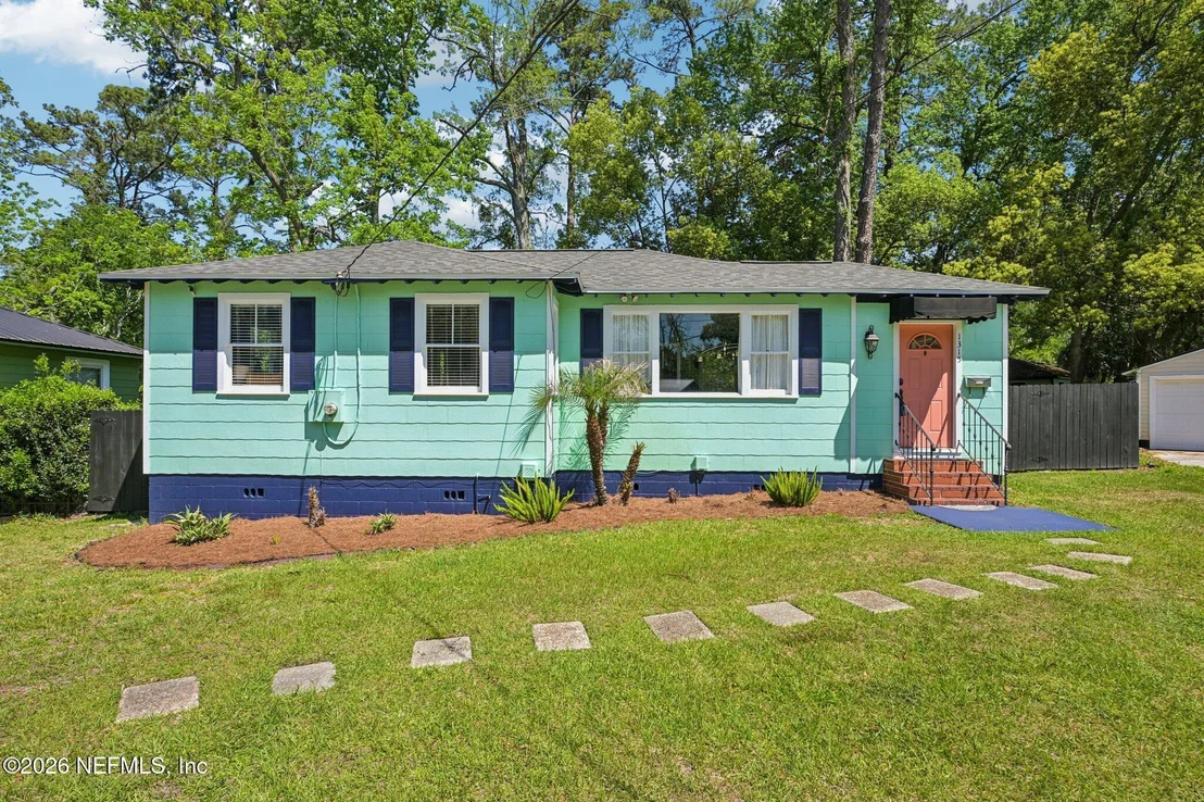 Photo of 1315 AZALEA Drive
