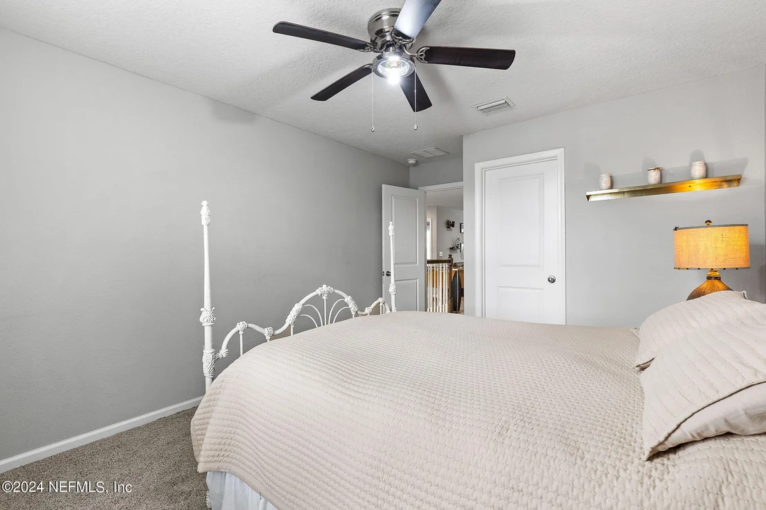 Photo of 387 PALISADE Drive