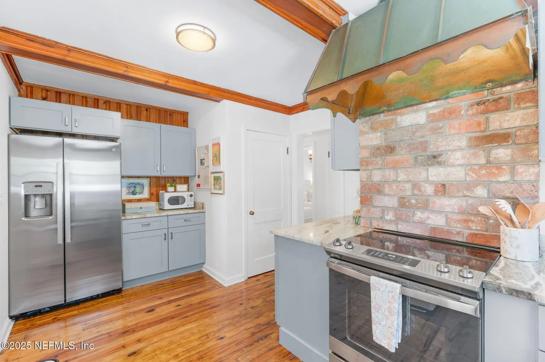 Photo of 42 MAGNOLIA Avenue