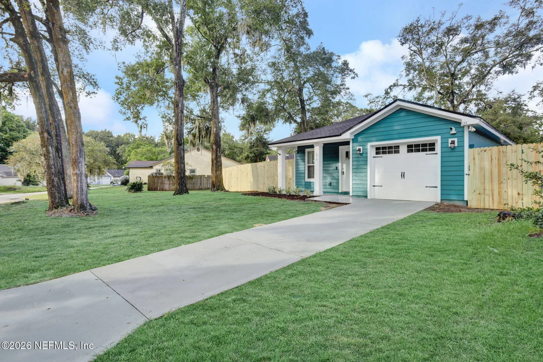 Photo of 256 AQUARIUS Circle N