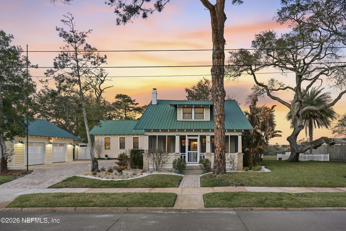 Photo of 28 E PARK Avenue