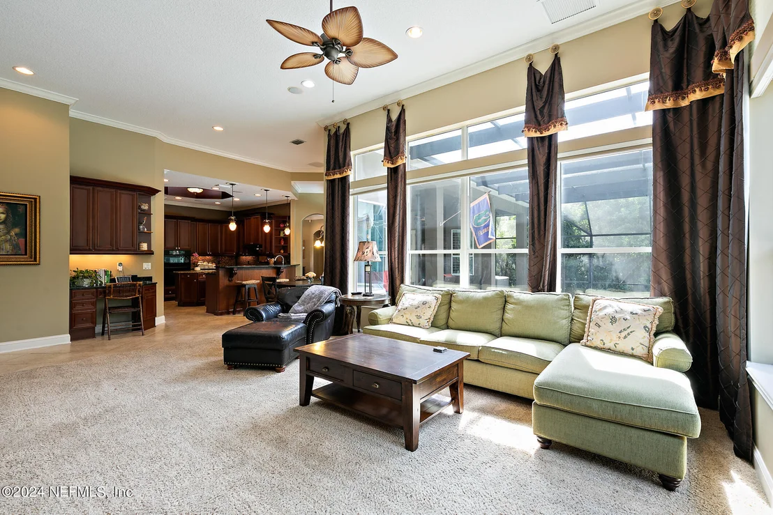 Photo of 329 SUMMERSET Drive
