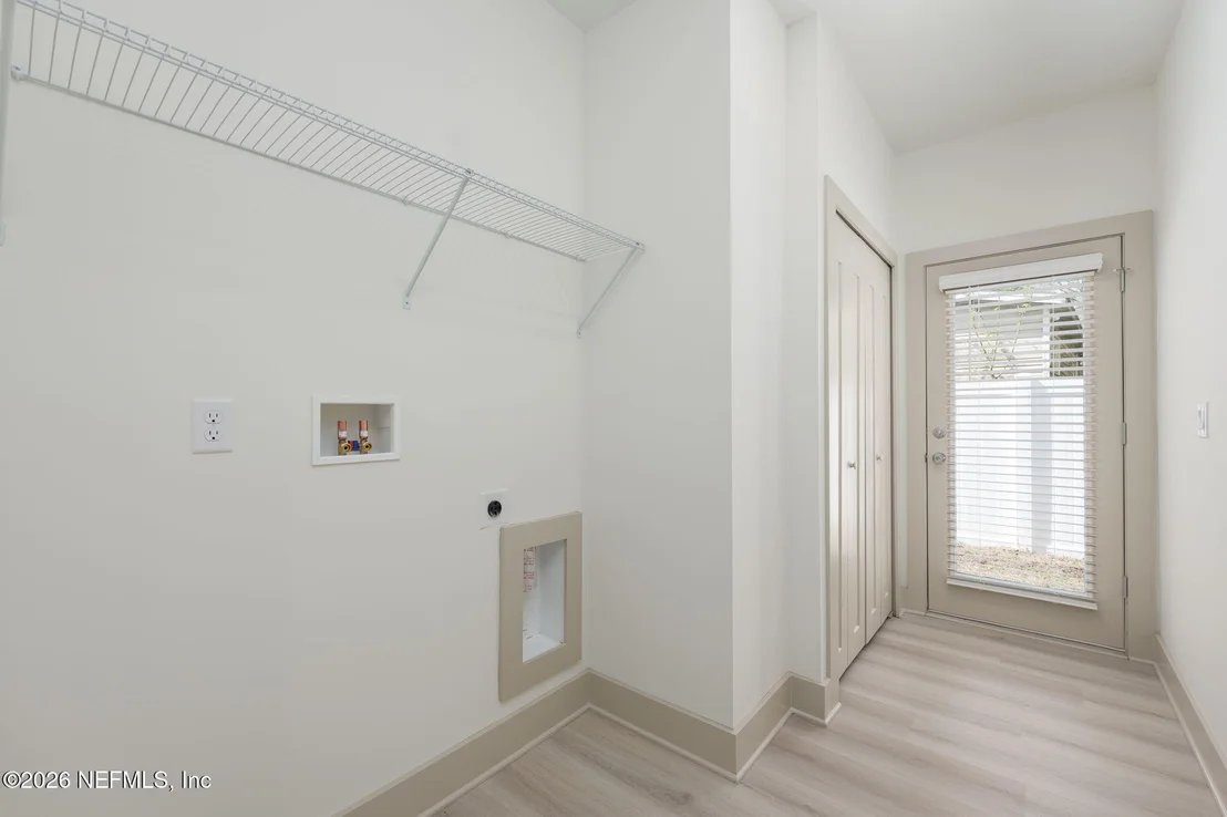 Photo of 716 W 6TH Street