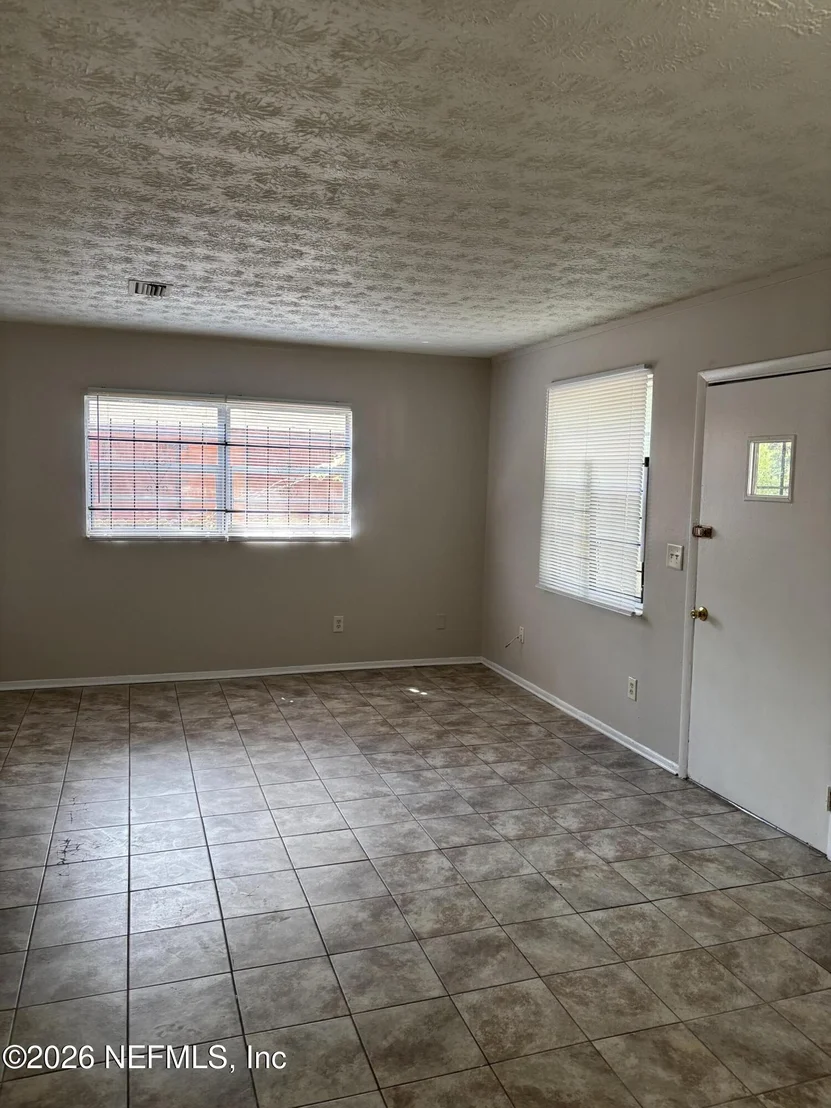Photo of 2502 ROBERT Street