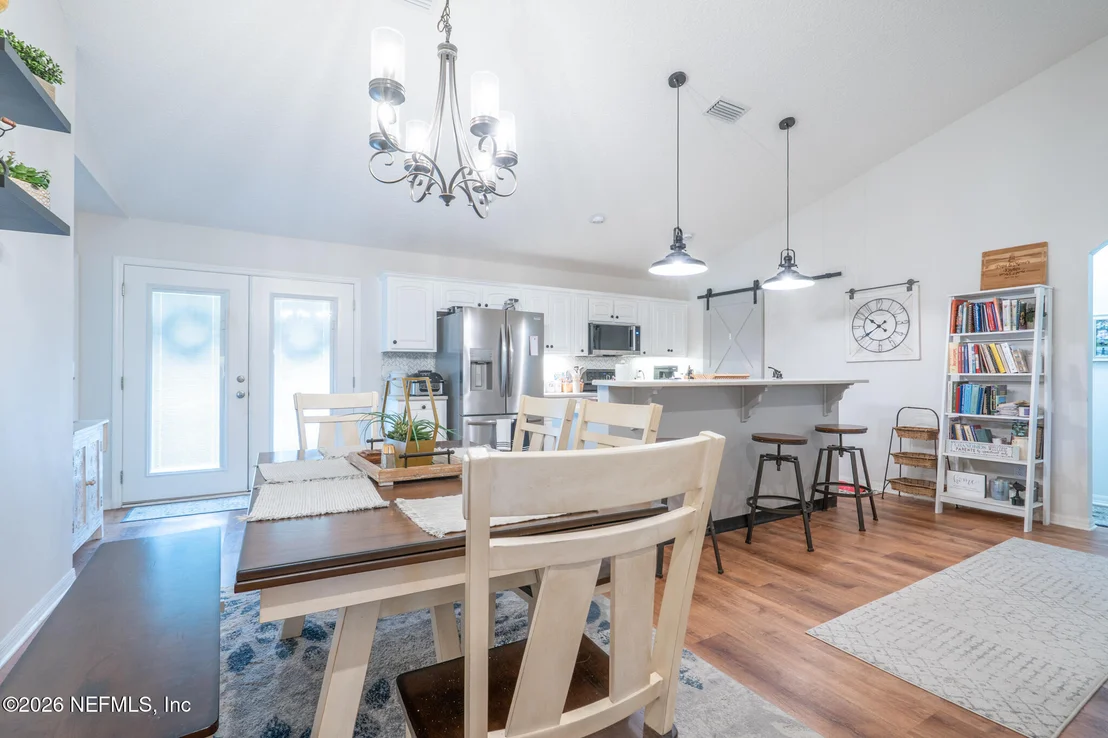 Photo of 272785 MURRHEE Road