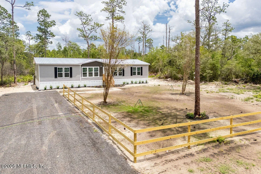 Photo of 230 REDEYE Road
