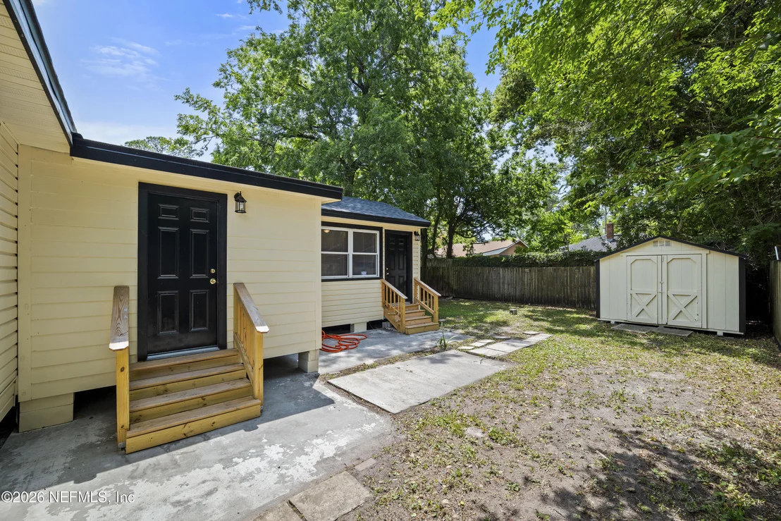 Photo of 4560 CRESCENT Street